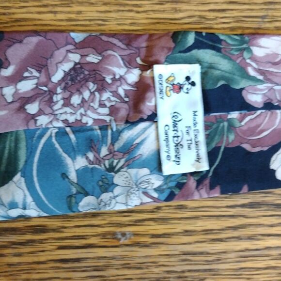 Mickey Mouse tie - Picture 3 of 3